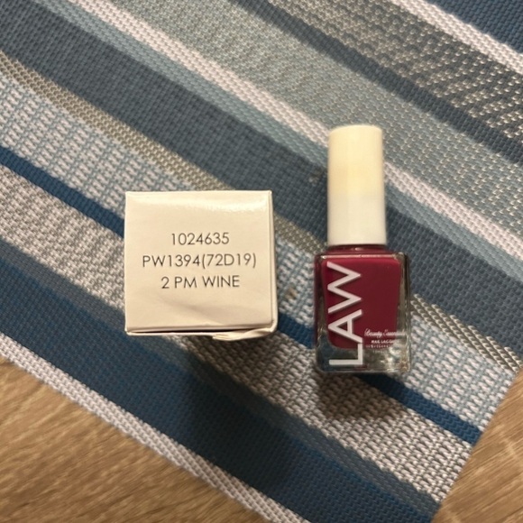 LAW BEAUTY ESSENTIAL, color:2 PM WINE VEGAN NAIL POLISH - Picture 3 of 8